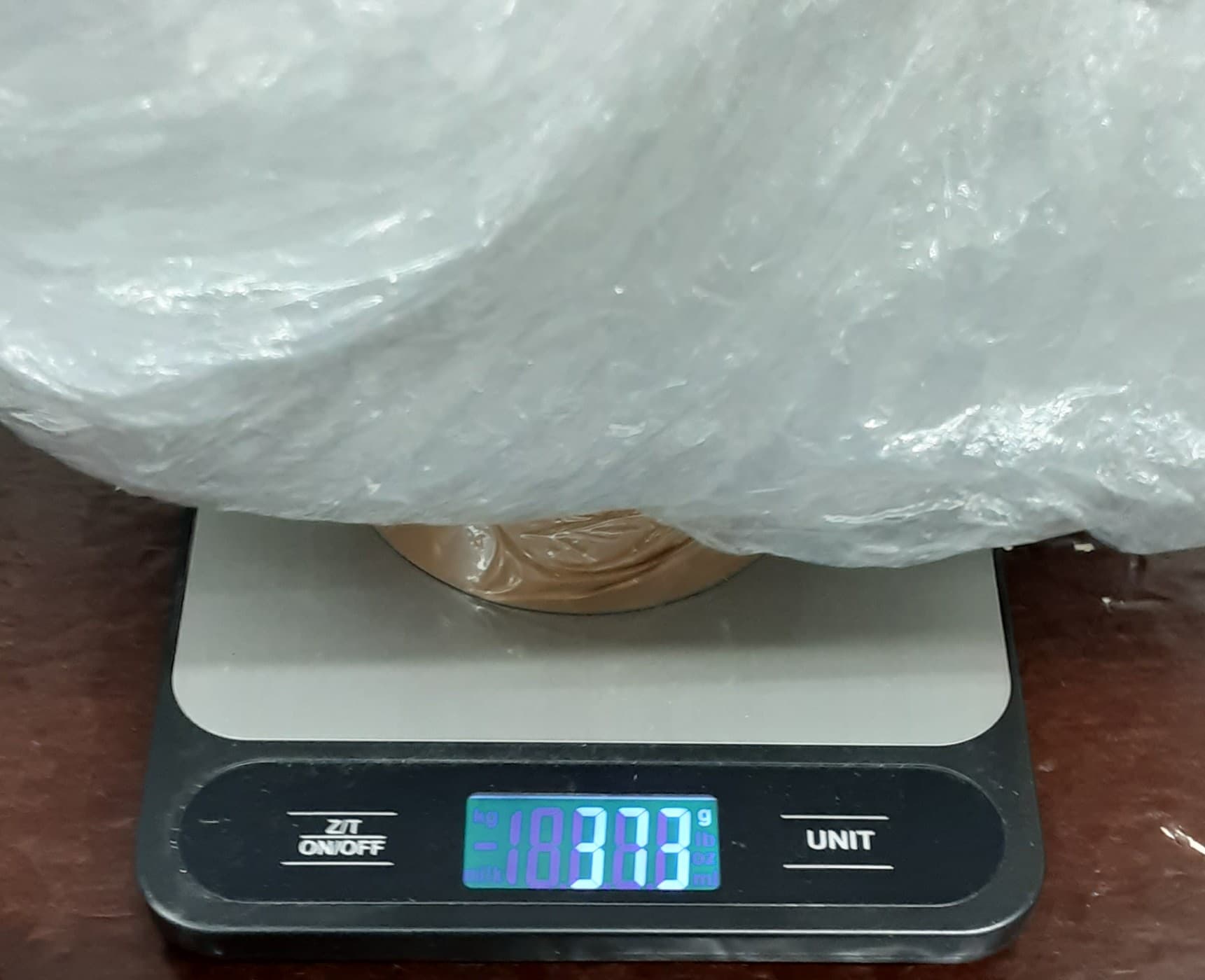 Digital scale measuring current stretch film consumption per pallet on-site