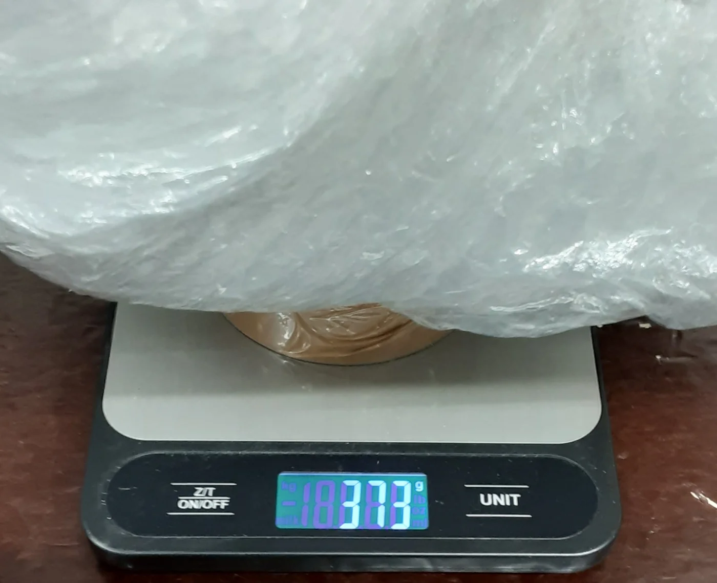 Digital scale measuring current stretch film consumption per pallet on-site